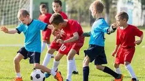 “热刺与米兰欧冠16强次回合0-0战平，米兰10人优势逆转晋级，11年后重返欧冠八强！”